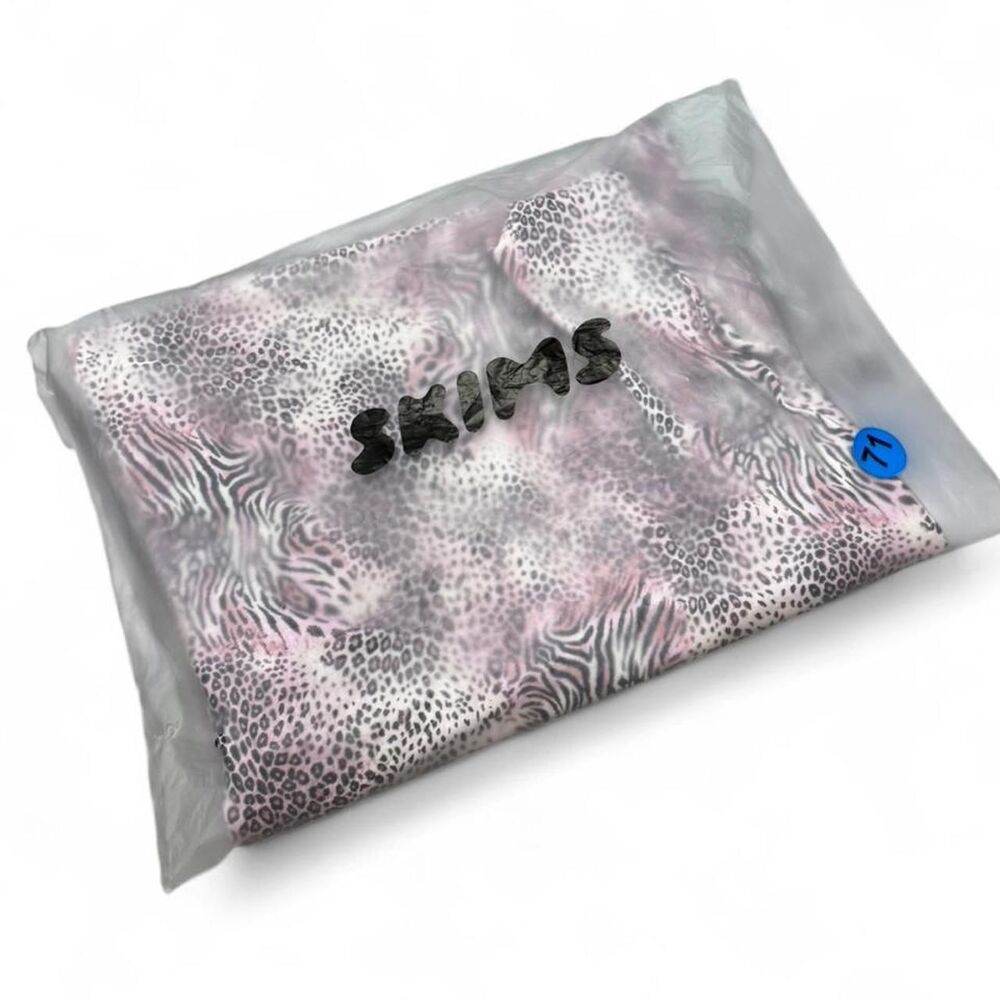 Skims pink animal print sleep pants